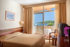 Doppel-/Dreibettzimmer Premium mit Balkon und Meerblick